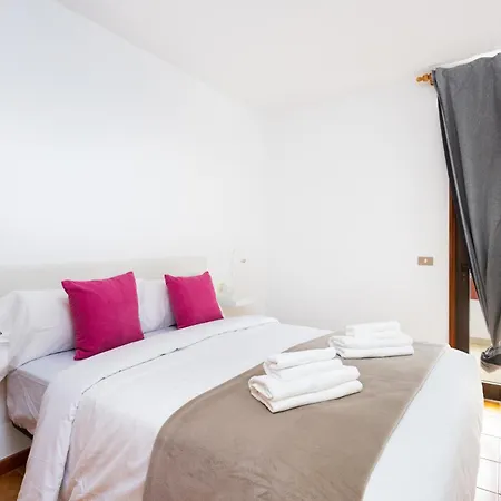 Home2book Cozy With Pool & Terrace 公寓